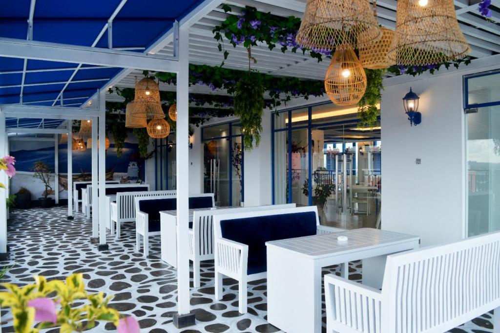 Restaurace v ubytování Cavinton Hotel Malioboro Yogyakarta