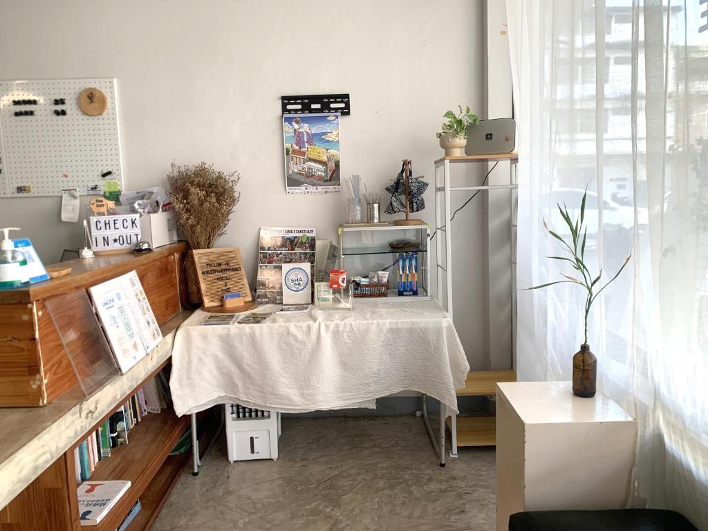 Fotografie z fotogalerie ubytování Sleep Sheep Phuket Hostel SHA ve městě Phuket