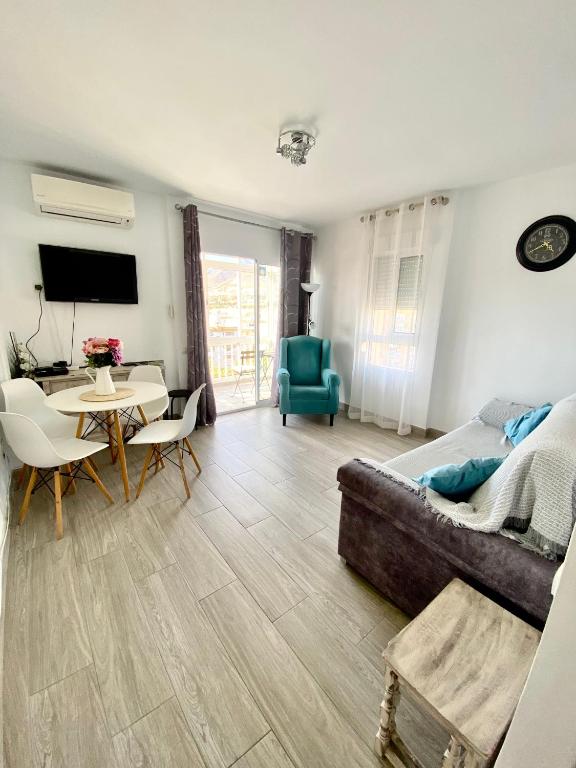 TV a/nebo společenská místnost v ubytování Iris Vistas Benalmadena