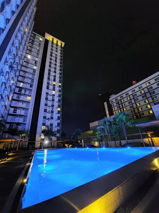 Heart of the City Centrio Tower 1BR Netflix Wifi