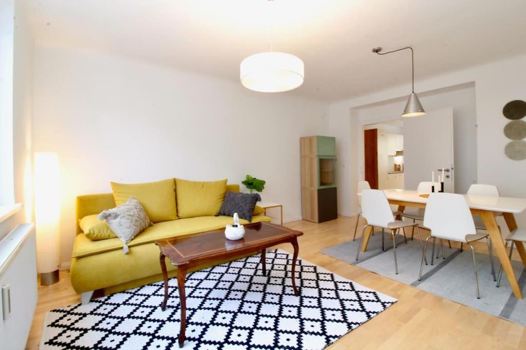 Fotografie z fotogalerie ubytování Central Vienna Charm - Comfortable 3-BR Stay ve Vídni