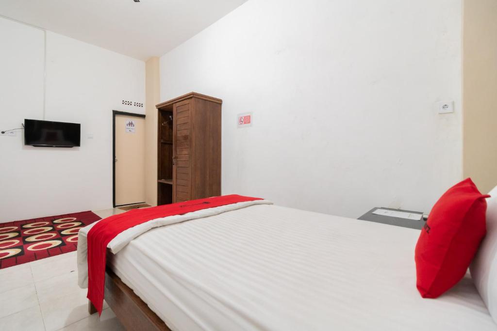 RedDoorz Syariah at Jalan Andalas Padang - Single Room