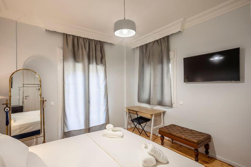 Zdjęcie z galerii obiektu Karolou Ntil- Ground floor Suite w Salonikach