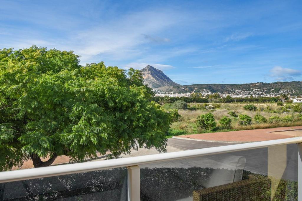 A general mountain view or a mountain view taken from Az apartmant