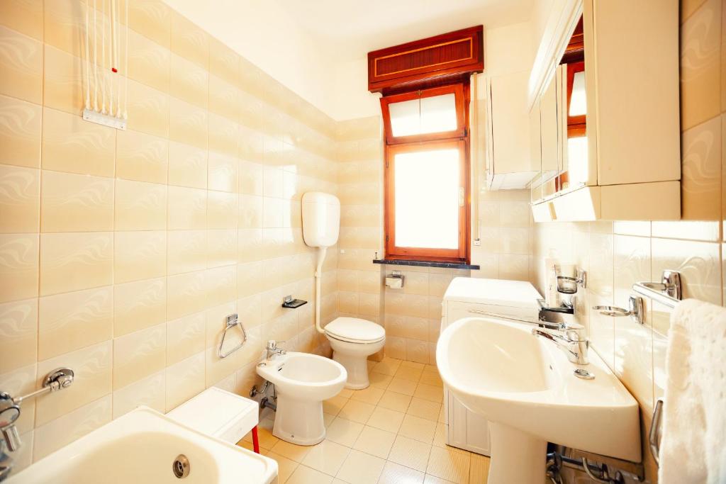 A bathroom at A due passi dal mare by Wonderful Italy