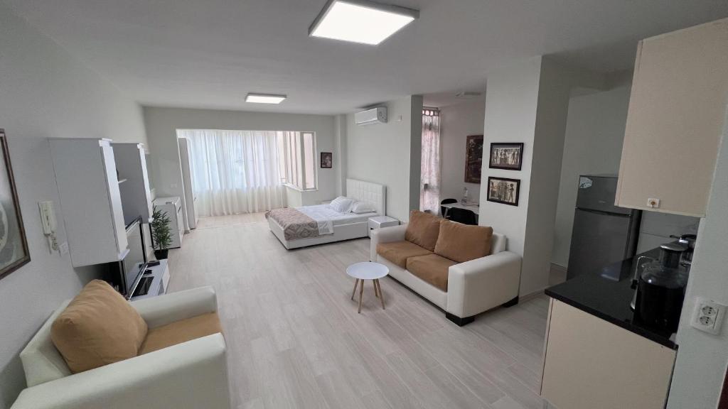 Home & Apartment In Tirana - Hizvo