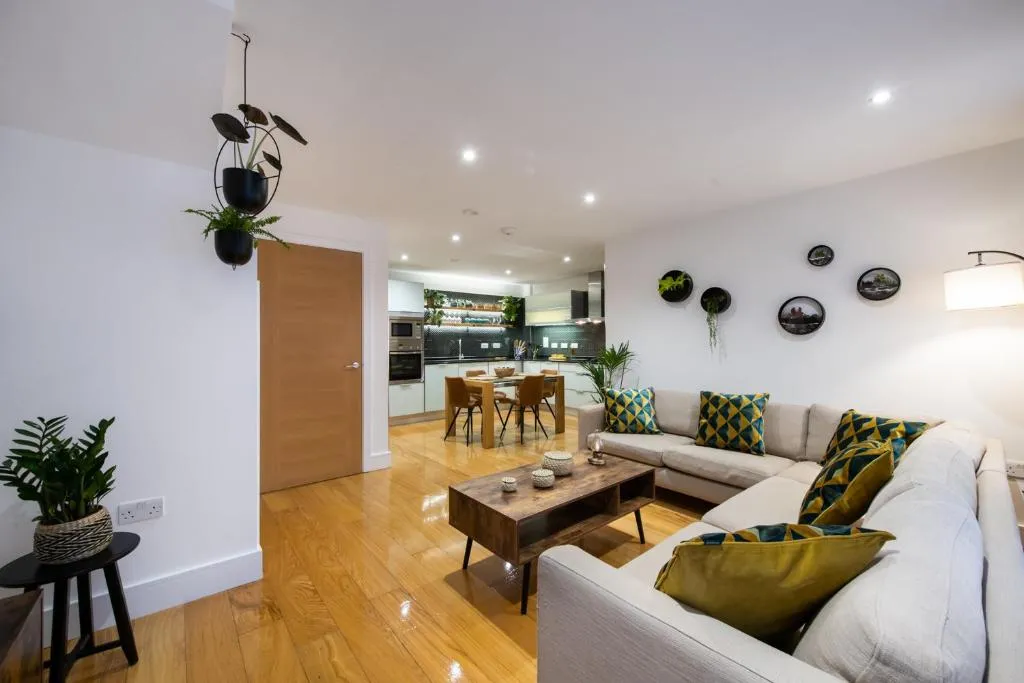 London Nino Apartments