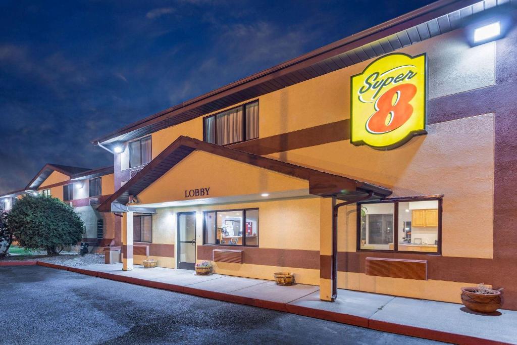 Certifikát, hodnocení, plakát nebo jiný dokument vystavený v ubytování Super 8 by Wyndham Pendleton