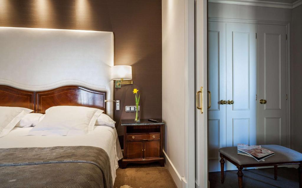 
Junior Suite with Terrace - The Wellington Club
