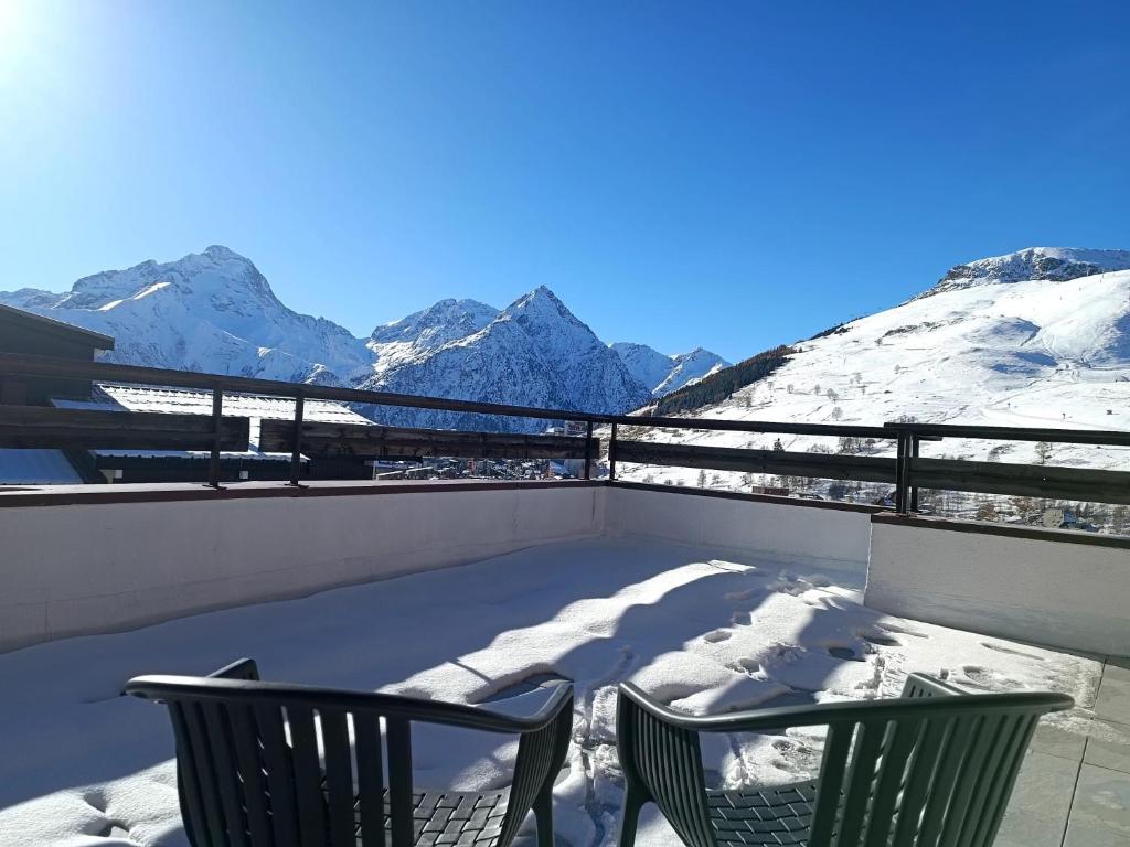 Nespecifikovaný výhled na hory nebo výhled na hory při pohledu z hotelu