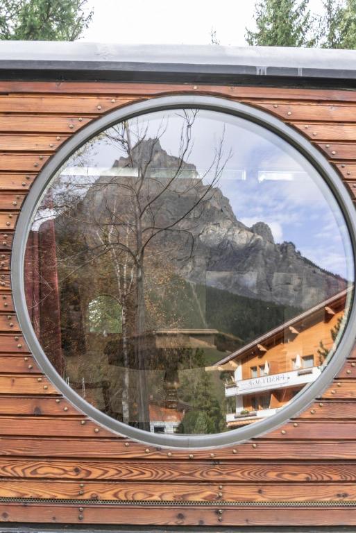 Nespecifikovaný výhled na hory nebo výhled na hory při pohledu z hotelu