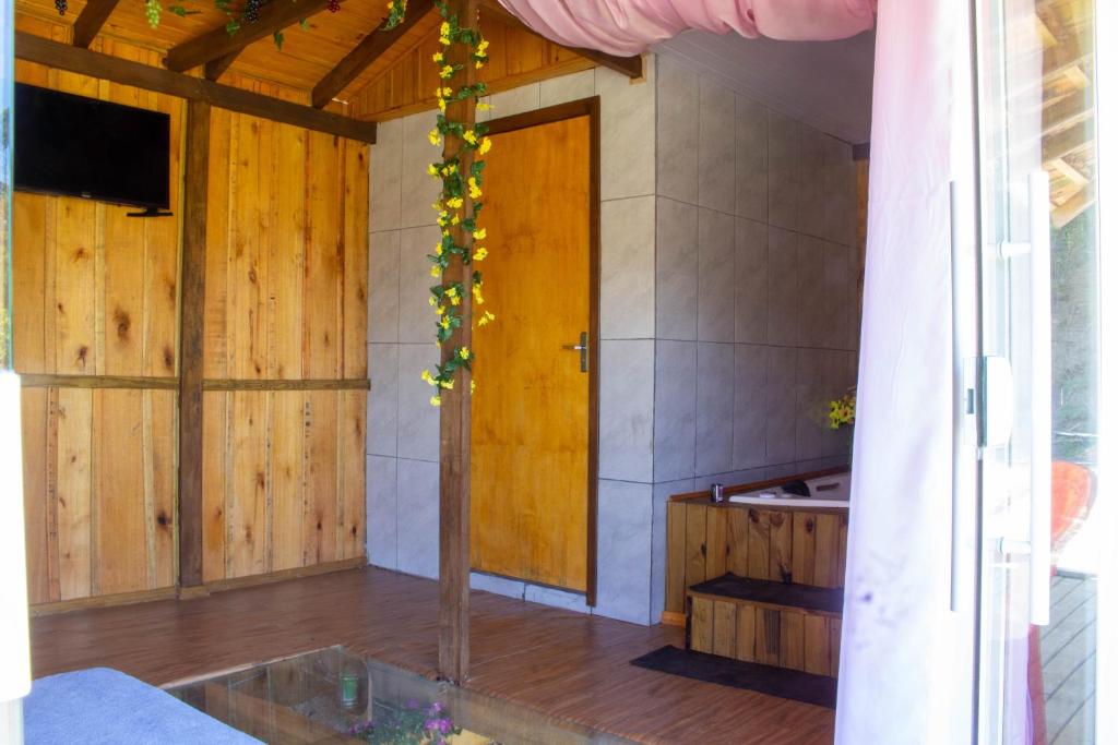 Cabana Casa do Lago - One-Bedroom House