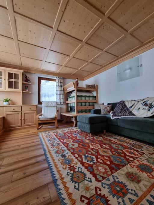 Fotografie z fotogalerie ubytování Appartamento ai larici, rustico ed elegante v destinaci Varena
