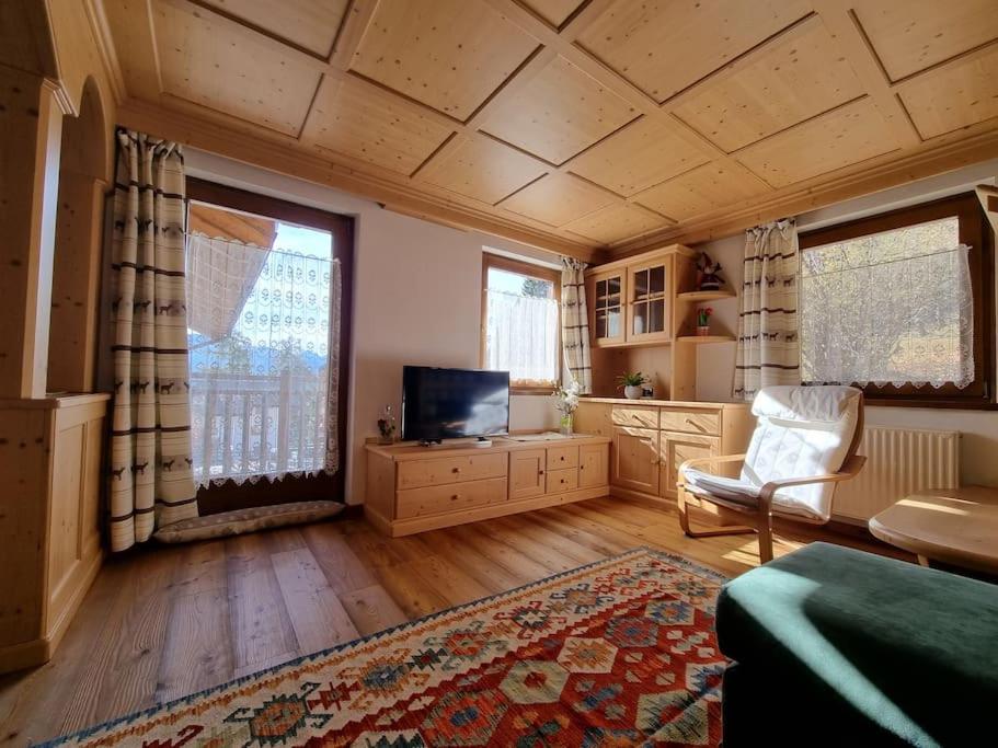 Fotografie z fotogalerie ubytování Appartamento ai larici, rustico ed elegante v destinaci Varena
