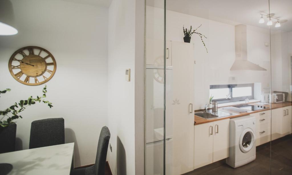 Kuchyň nebo kuchyňský kout v ubytování AZZ Sevilla Torre de la Plata Apartamentos