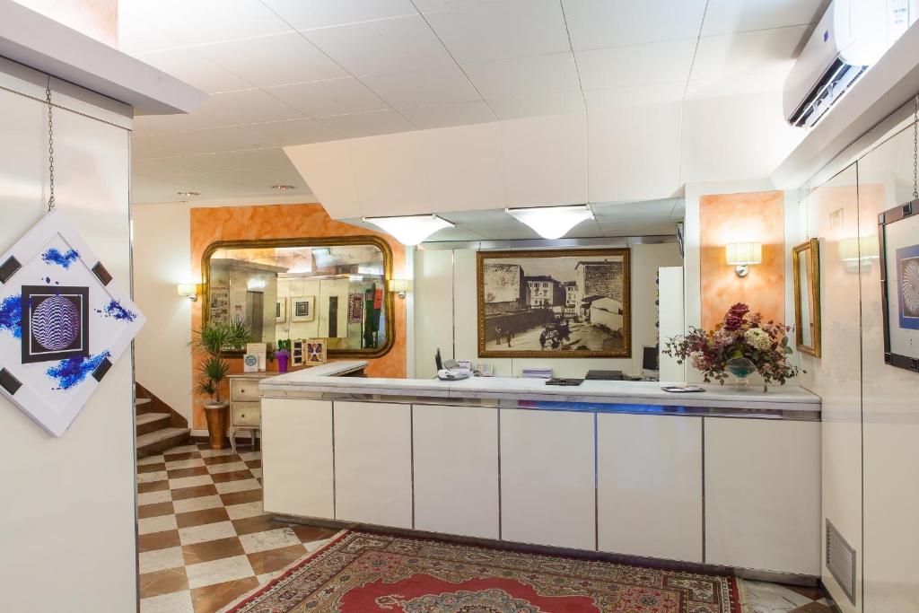 Kuchyňa alebo kuchynka v ubytovaní Hotel San Marco