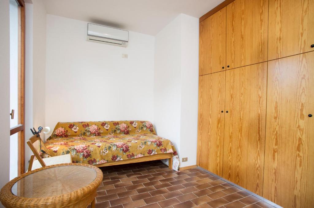 A seating area at Villino Norsi