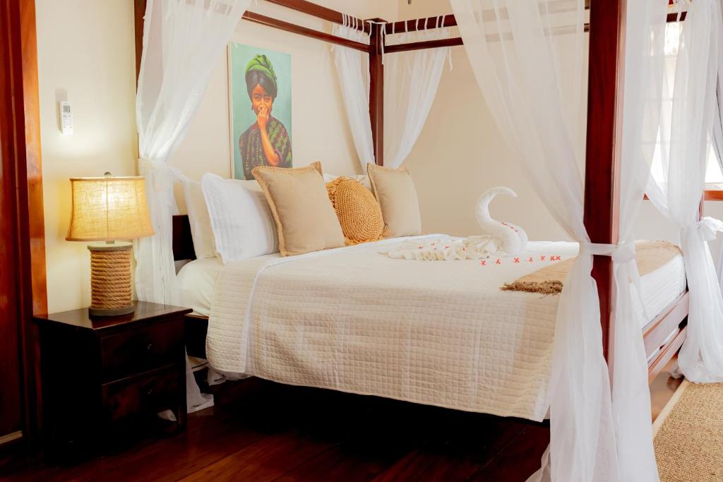 Postel nebo postele na pokoji v ubytování Hidden Jewel Boutique Hotel