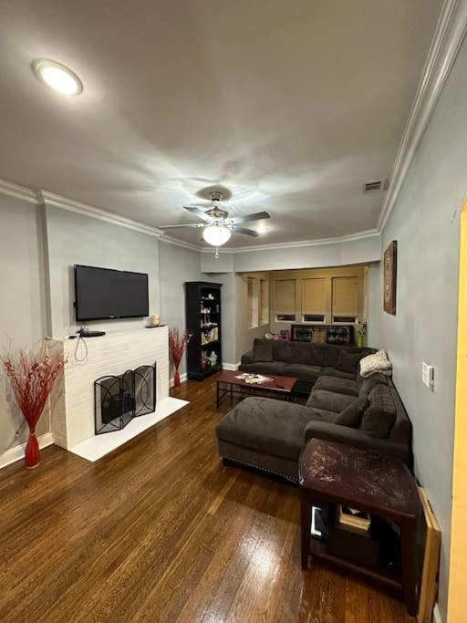 Beautiful Hyde Park Brownstone (アメリカ シカゴ)