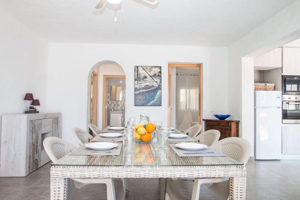 A kitchen or kitchenette at Villa Erik - PlusHolidays