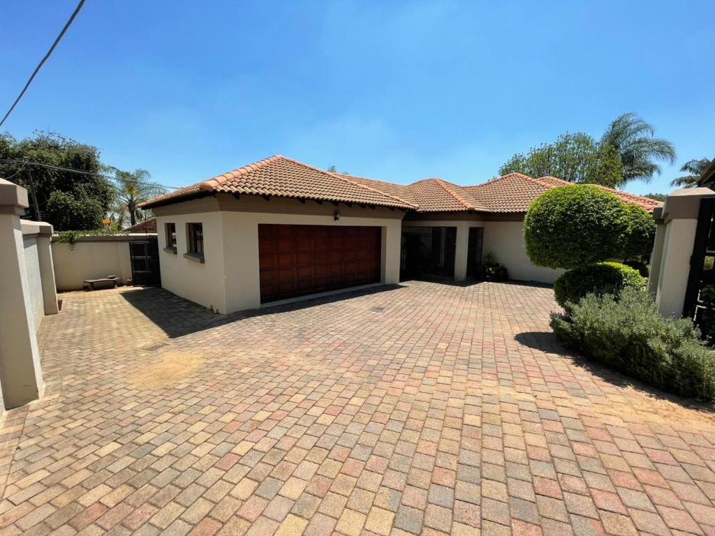 Stunning 3 bedroom home, Pretoria (updated prices 2024)