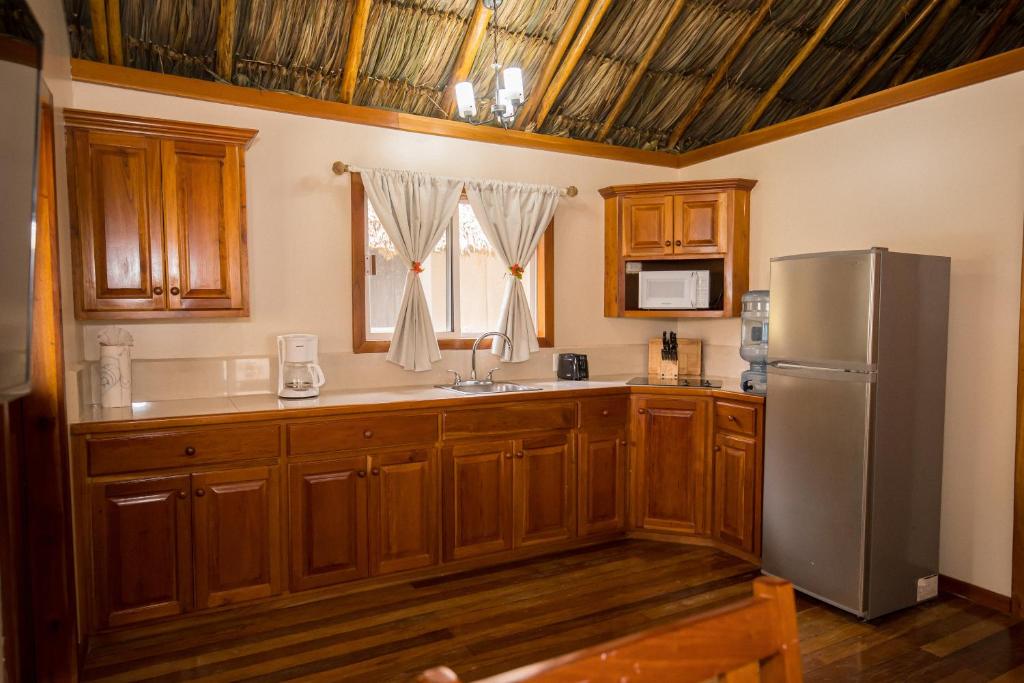 Kuchyň nebo kuchyňský kout v ubytování Hidden Jewel Boutique Hotel