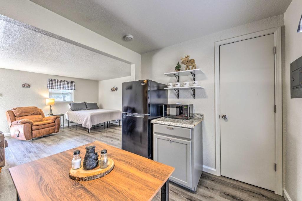 Apartment Outlaws Cabin about 8 Mi From Grindstone Lake!, Ruidoso Downs