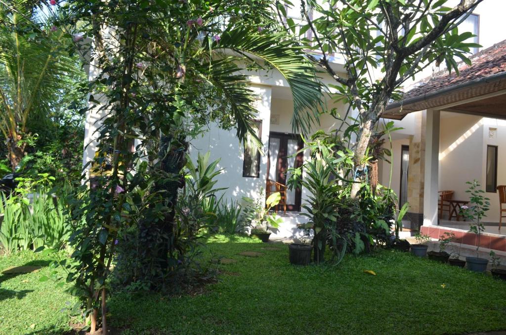 Zahrada ubytování Wijaya Guest House Ubud