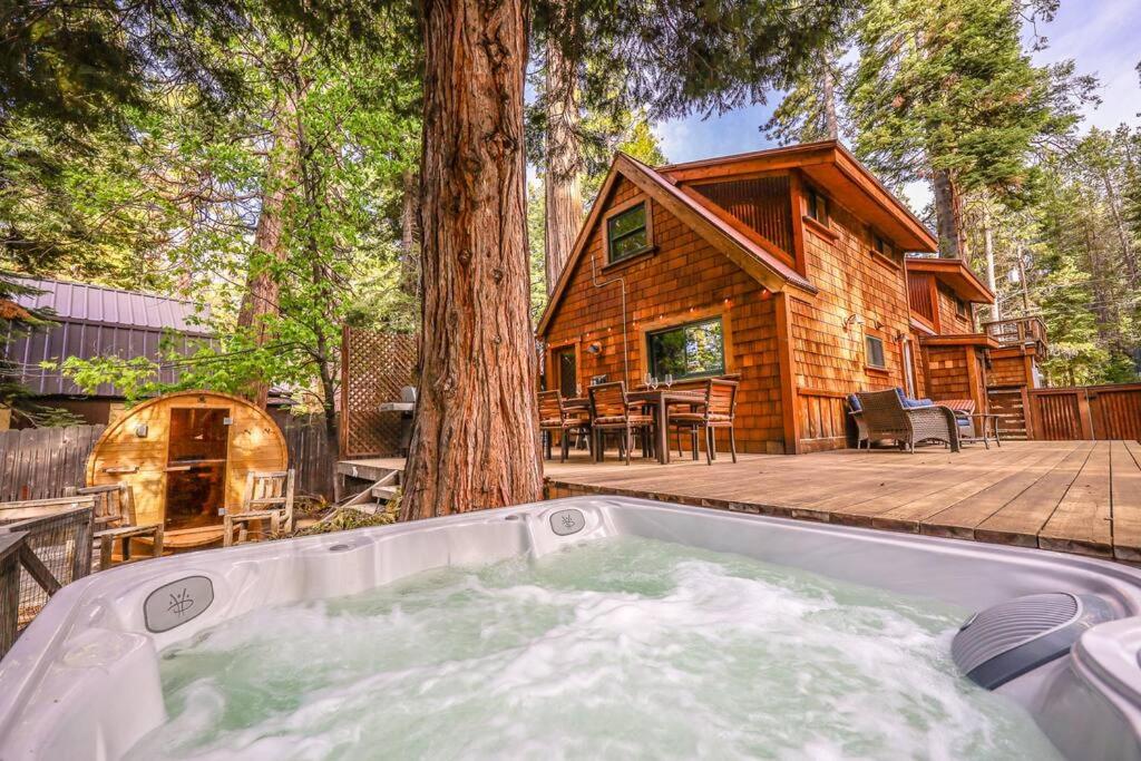 Chalet & Guest House w/ Spa, Sauna, Piano, Bikes - Housity