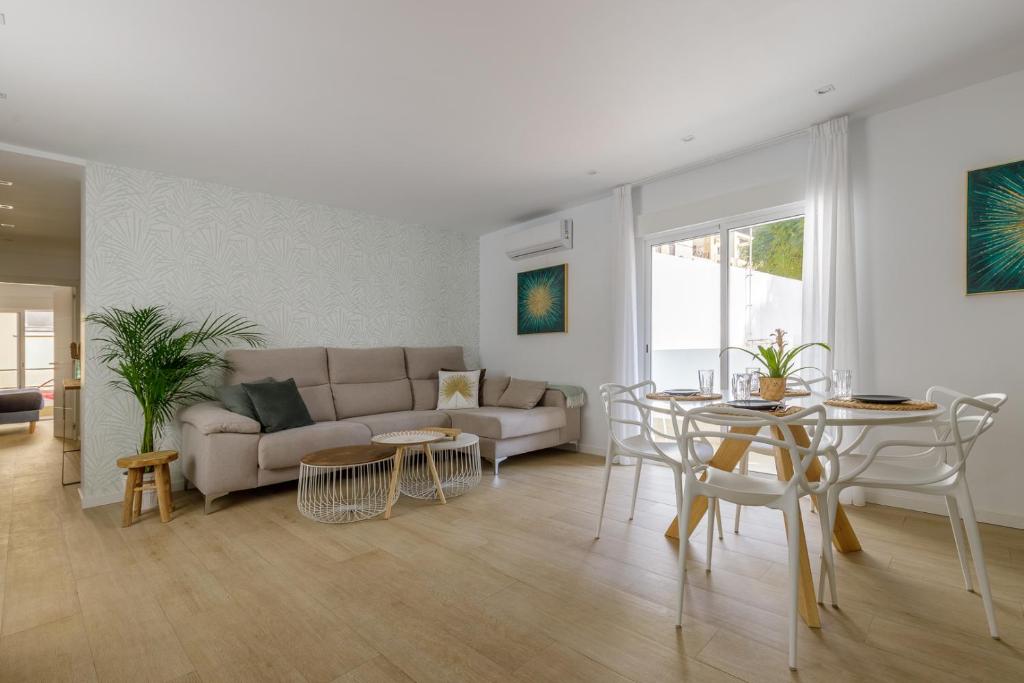 Posedenie v ubytovaní Spacious & Quiet apartment by HelloMalaga - AZAHAR