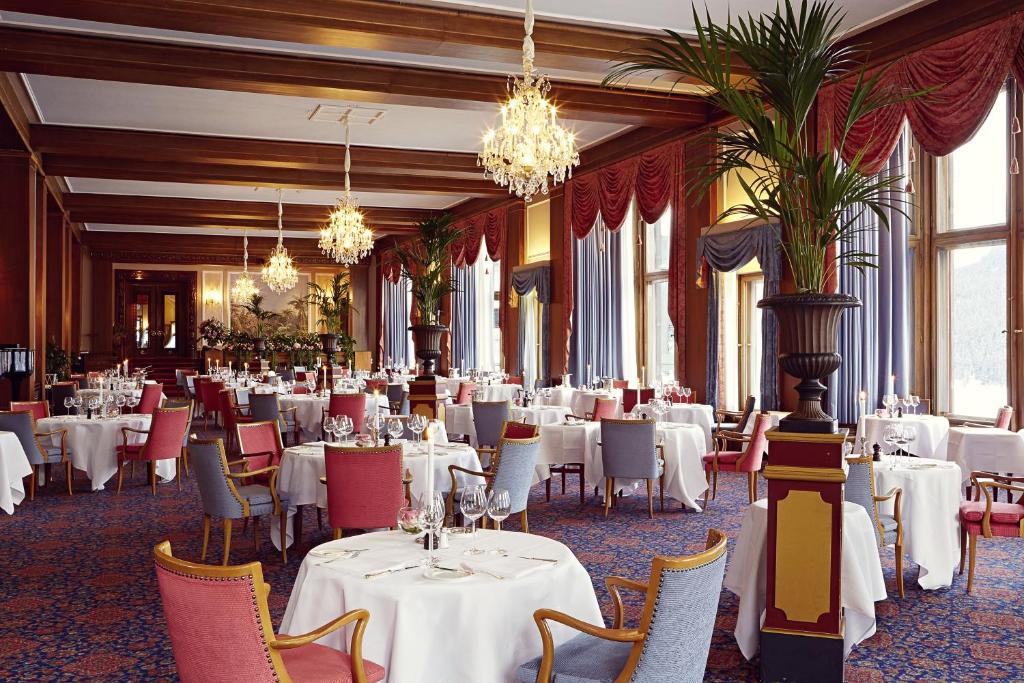 Restaurace v ubytování Badrutt's Palace Hotel St Moritz