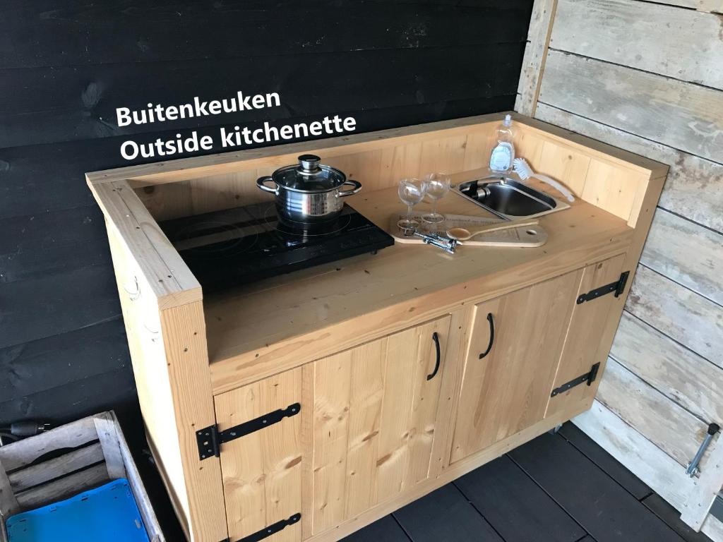 Kuchyň nebo kuchyňský kout v ubytování Natuurhuisje Gouderak