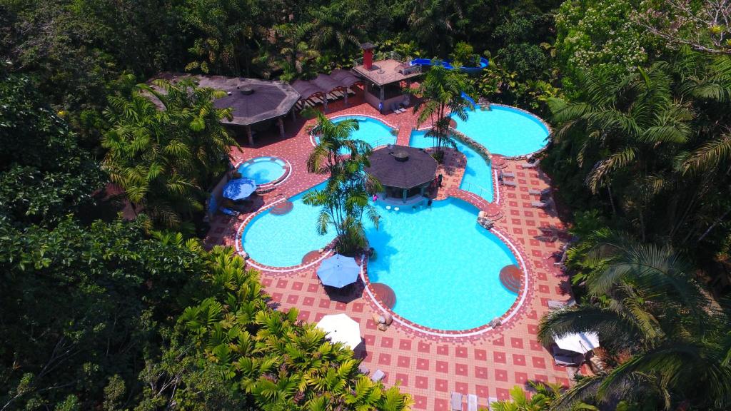 Bazén v ubytování Arahuana Jungle Resort & Spa nebo v jeho okolí