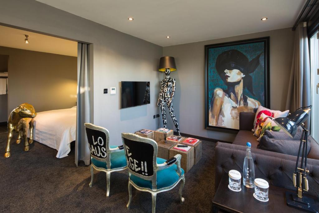 The Exhibitionist Hotel - Resim 17