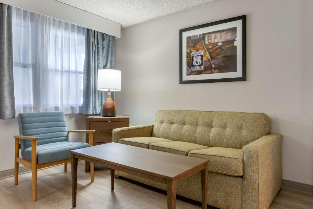Posezení v ubytování Best Western Plus King's Inn and Suites