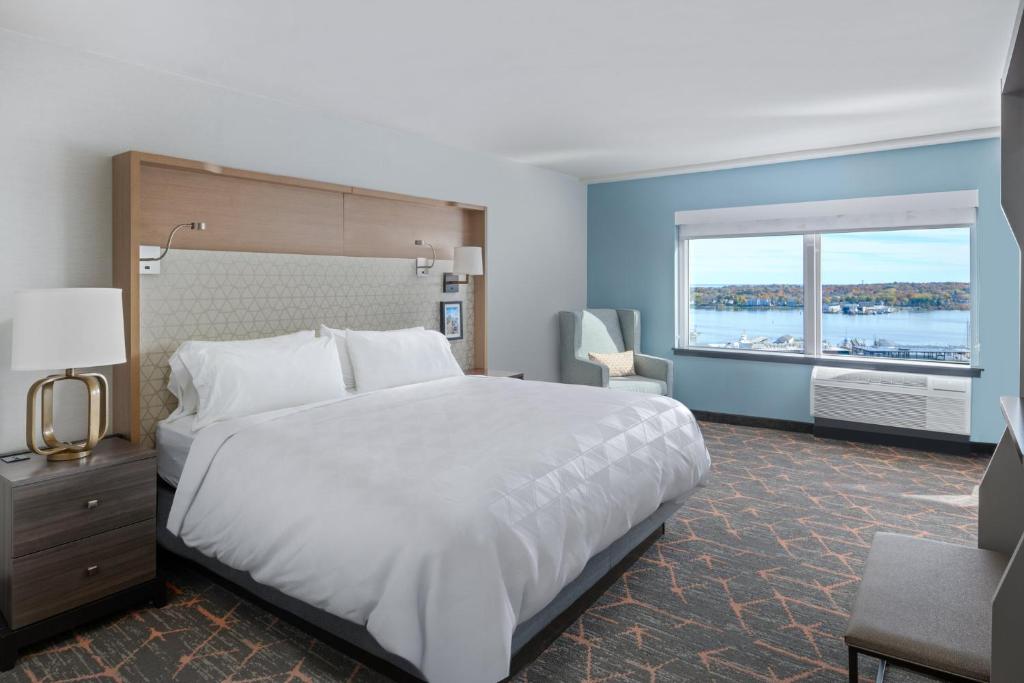 Holiday Inn Portland-By the Bay, an IHG Hotel - 