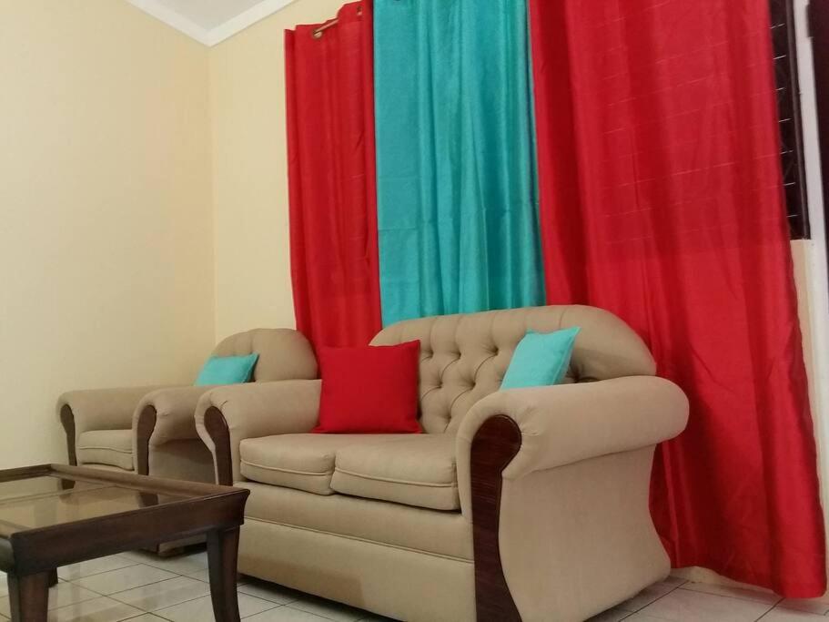 Apartment SOVEREIGN CENTRE SUITES, Kingston, Jamaica