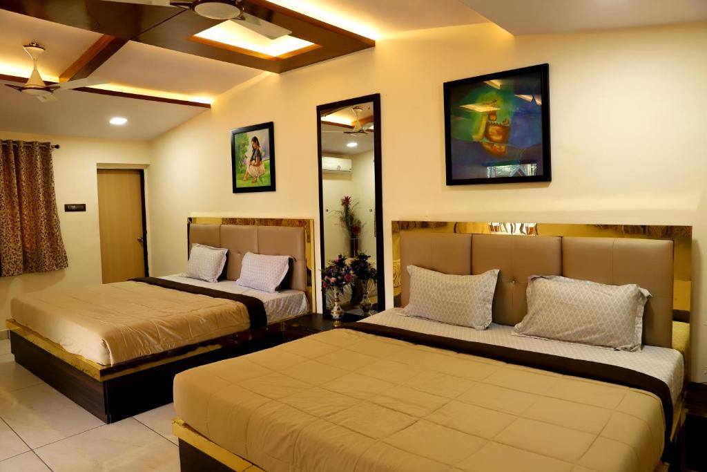 Raaj Resort - Quadruple Room