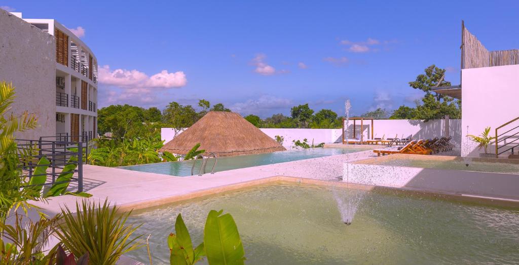 Bazén v ubytování The Waves Tulum by BNB Experience nebo v jeho okolí