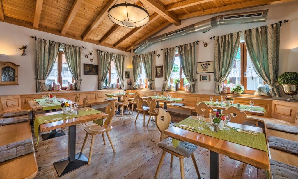Restaurace v ubytování Gasthof Stocker