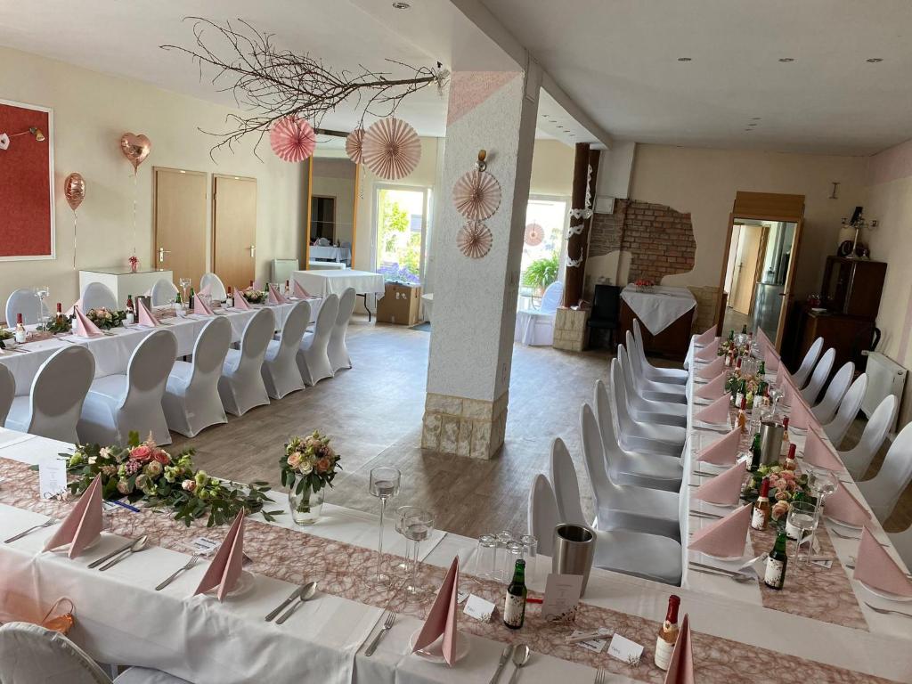 Restaurace v ubytování Pension Elisabeth am Elberadweg