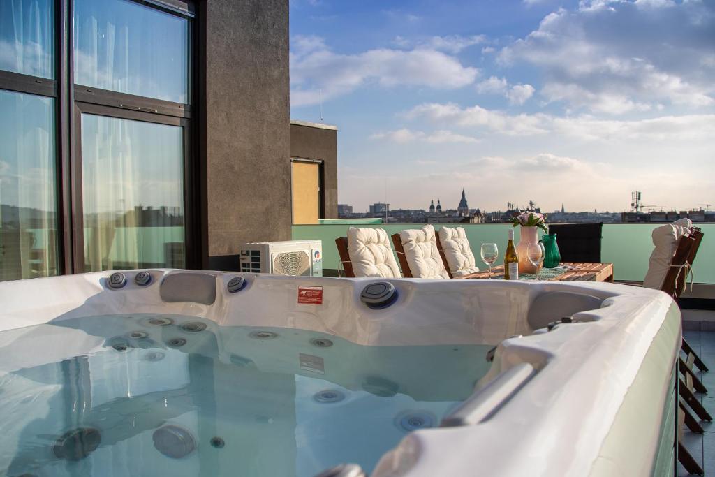 Budapest Penthouse Luxury Amenities Reference: Centropolitan Penthouse Jacuzzi Freeparking Budapest Updated Prices