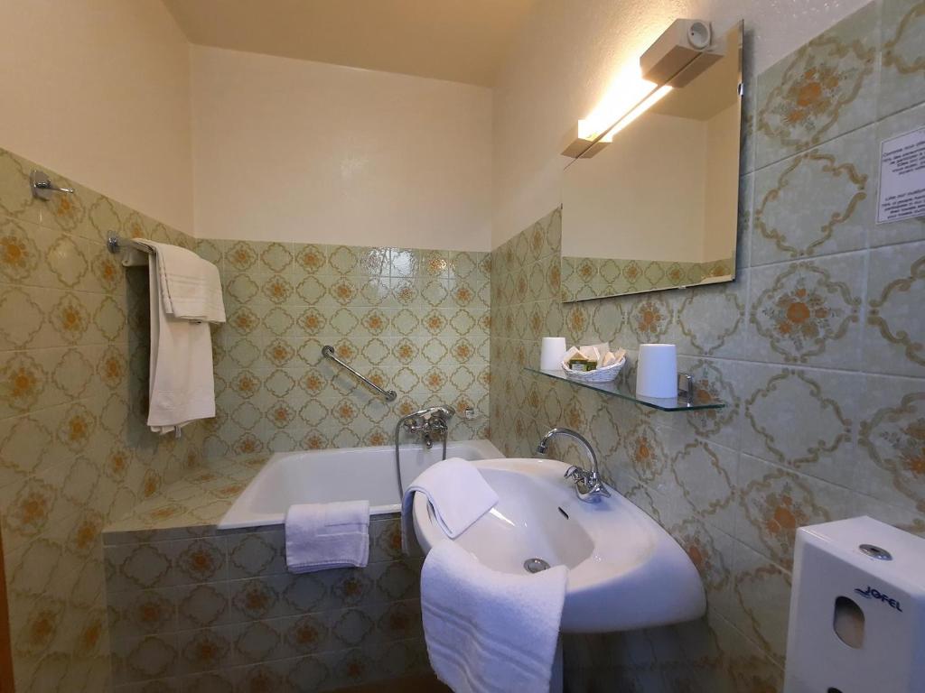 Hôtel Les Triolets - Economy Double Room