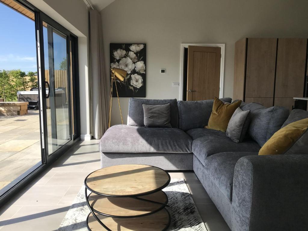 Water Lily Cottage, Ashlin Farm Barns - Housity