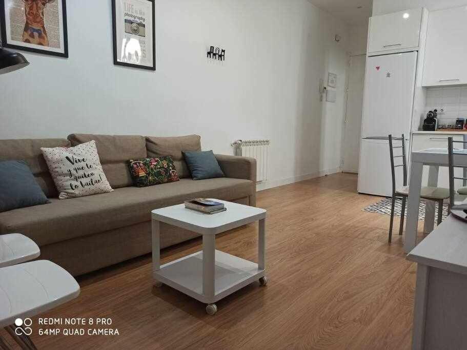 A seating area at centro Madrid Familiar alojamiento termporal