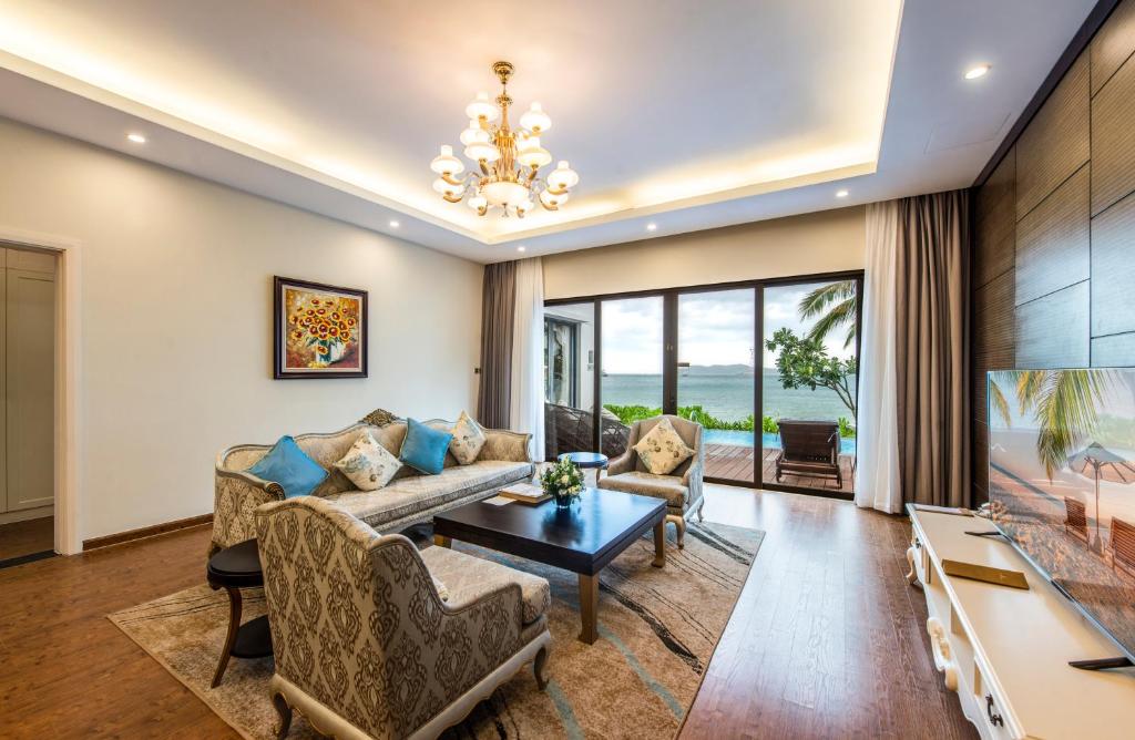 Villa2-Bed Room Beach Front- Fullboard