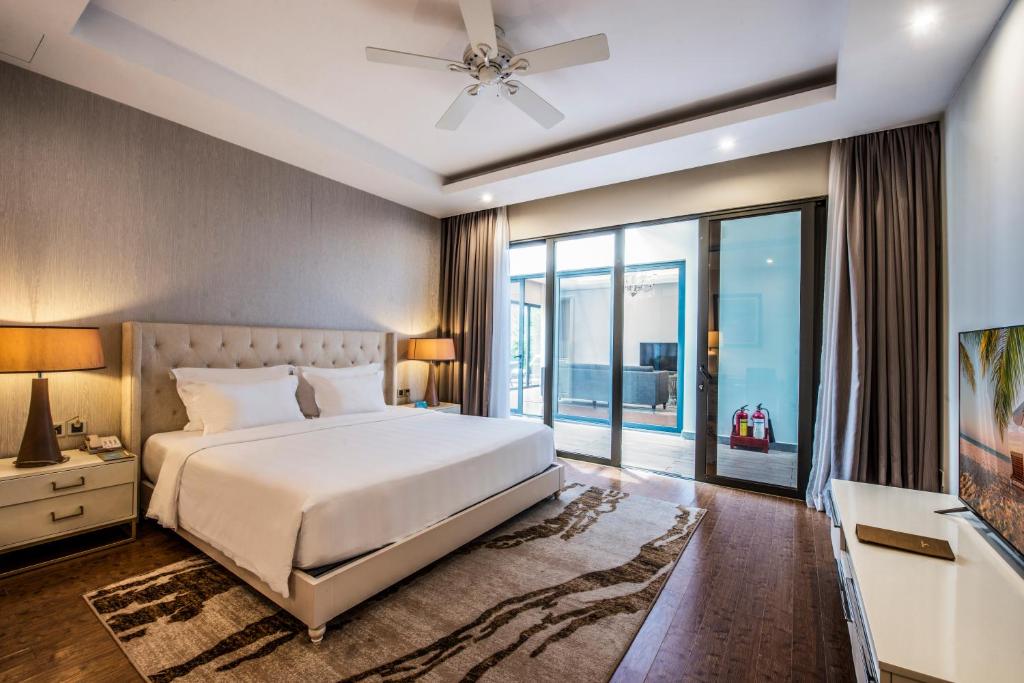 Biệt Thự 3 Phòng Ngủ Nhìn Ra Bãi Biển - Hồ Bơi Riêng