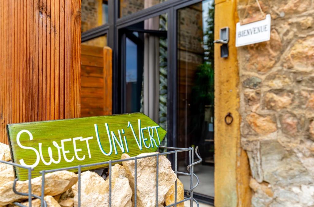 Certifikát, hodnocení, plakát nebo jiný dokument vystavený v ubytování Sweet Uni'vert Jacuzzi