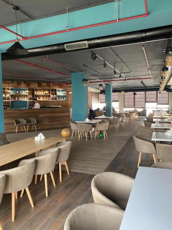 Orqa tarafdan oral seks Jessica Alba bilan jinsiy aloqa video