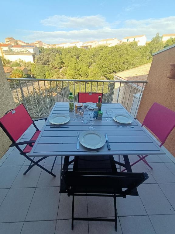 Balkón alebo terasa v ubytovaní Appartement T2 Cabine, mezzanine Saint Pierre la mer 4oliv41